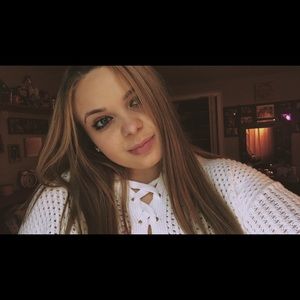 Meet your Posher, Carly